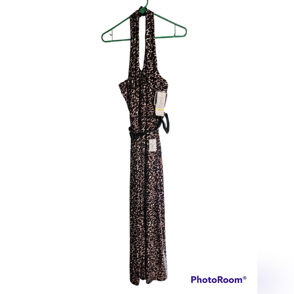 Leopard stretchy material dress with belt.